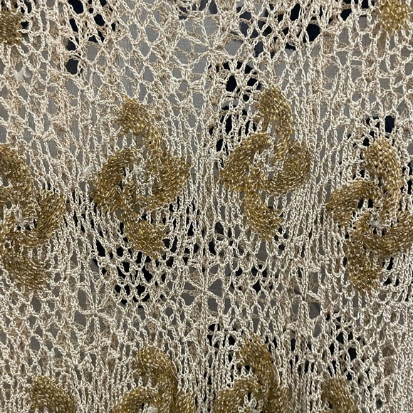 Unique Top - Picture 4 of 4